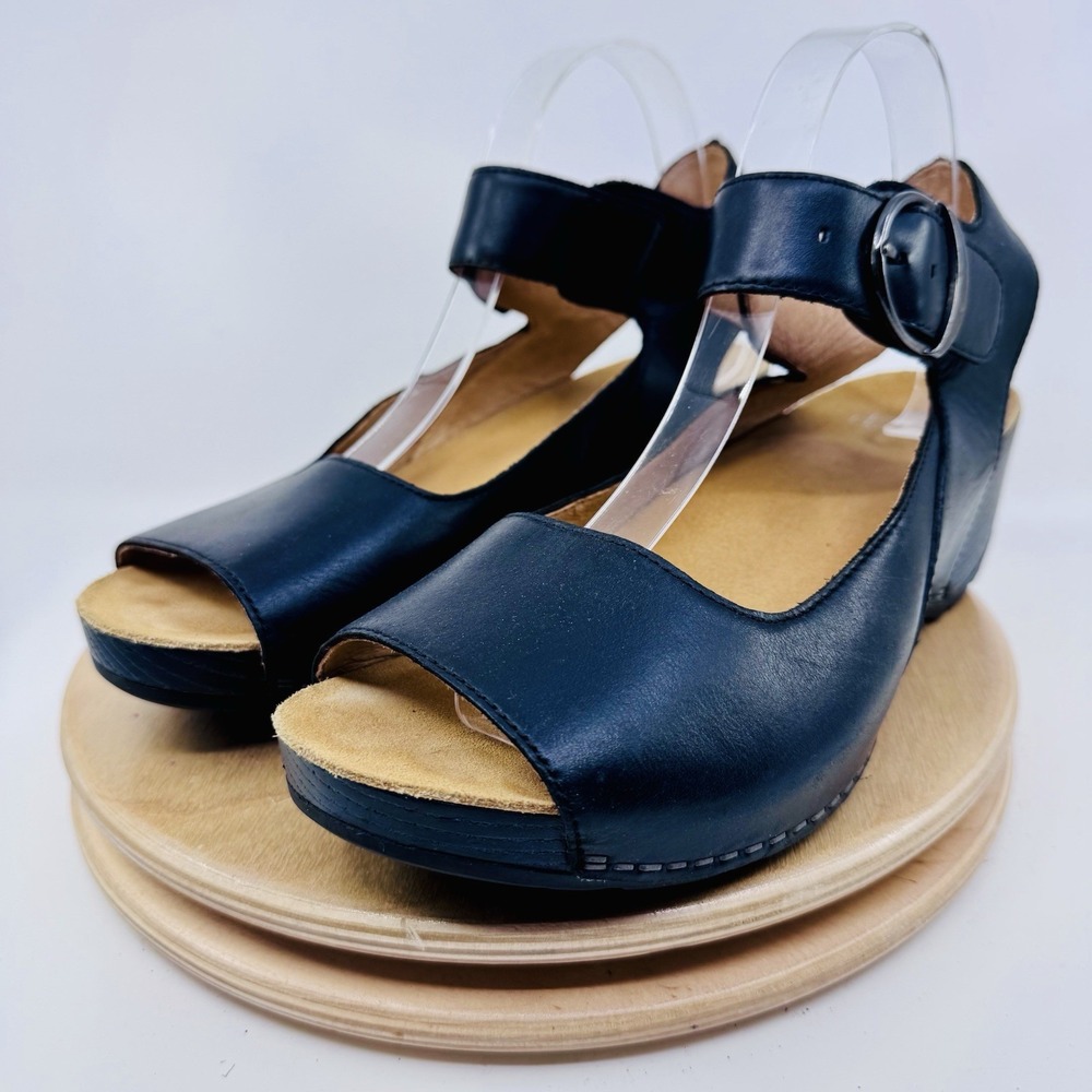 Dansko Tiana Womens 40 US 9.5-10 Calf Black Burnished Leather Wedge Sandals